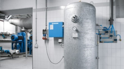 Zadaniem zbiorników powietrza, jest przechowywanie oraz wyrównywanie wahań ciśnienia